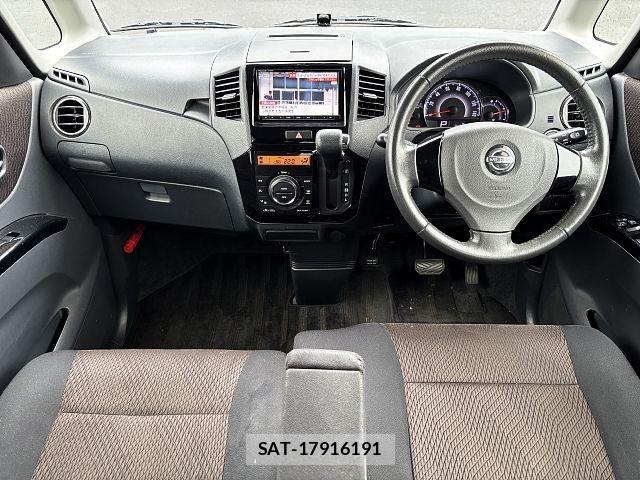 Nissan ROOX 2013-02 8850553-1