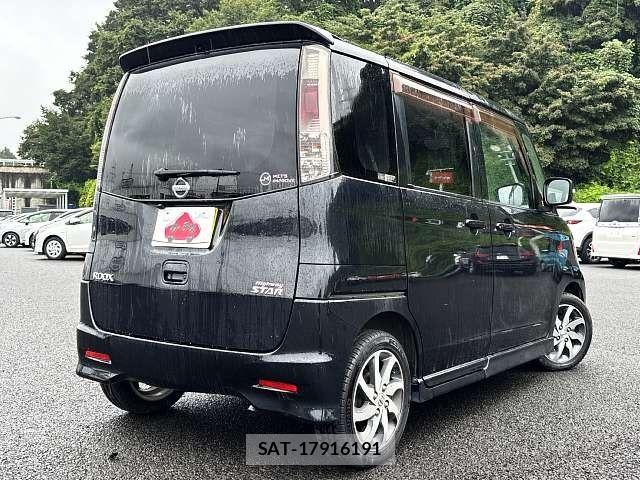 Nissan ROOX 2013-02 8850553-2
