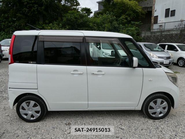 Nissan ROOX 2011-09 8850557-5