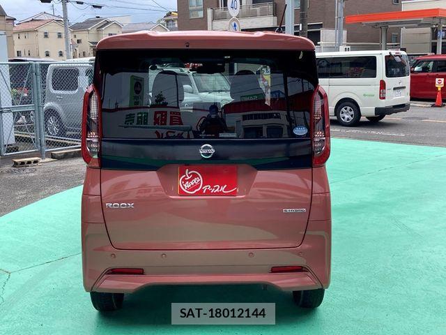 Nissan ROOX 2020-09 8881935-13