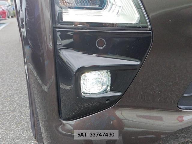 Nissan ROOX 2022-02 8881936-8