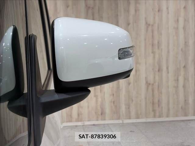 Nissan ROOX 2020-09 8881941-26