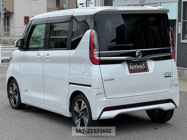 Nissan ROOX 2021-08 8881925-3