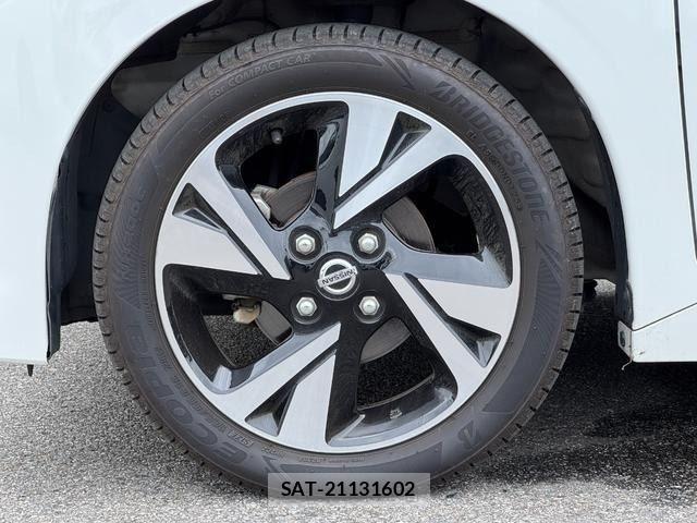 Nissan ROOX 2021-08 8881925-7