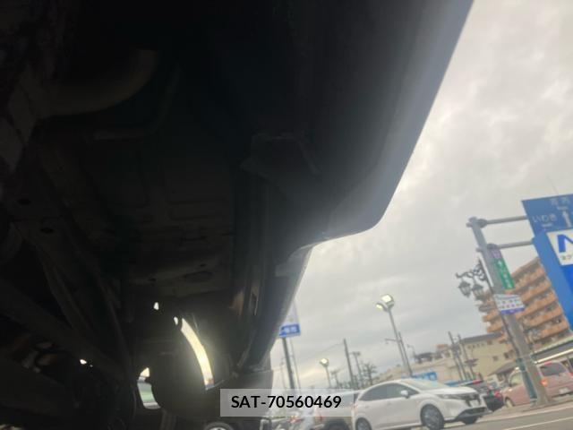 Nissan ROOX 2010-04 8881951-12