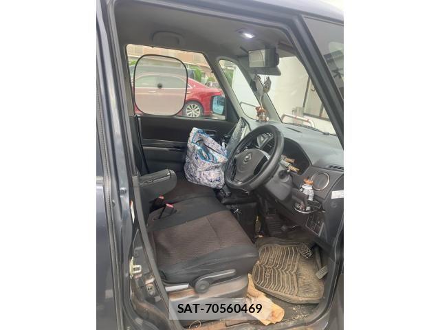 Nissan ROOX 2010-04 8881951-15