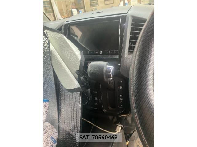 Nissan ROOX 2010-04 8881951-19