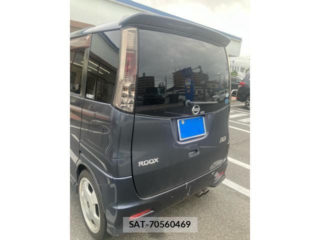 Nissan ROOX 2010-04 8881951-2
