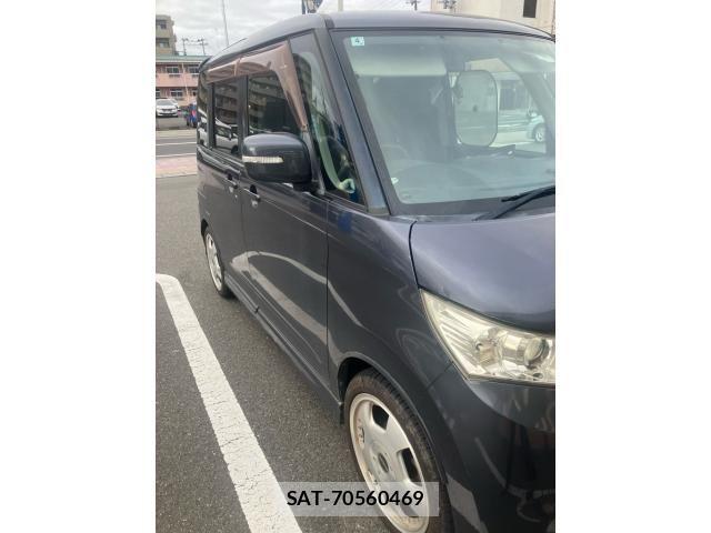 Nissan ROOX 2010-04 8881951-4