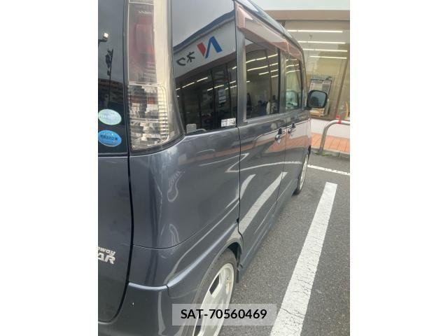 Nissan ROOX 2010-04 8881951-6