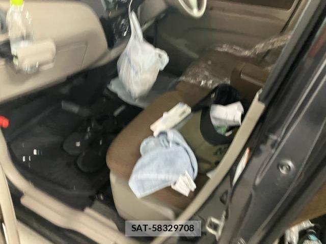 Nissan ROOX 2010-08 8881952-17
