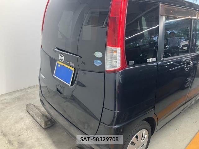 Nissan ROOX 2010-08 8881952-4