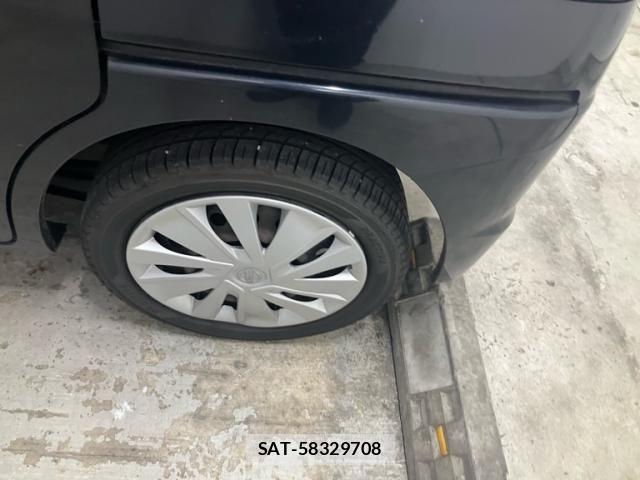 Nissan ROOX 2010-08 8881952-7