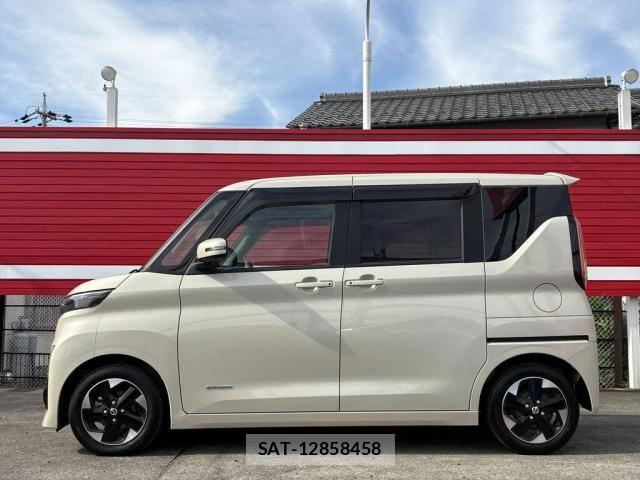 Nissan ROOX 2022-03 8881932-4