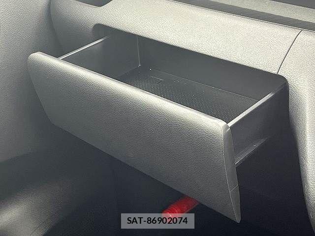 Nissan ROOX 2023-08 8881930-17