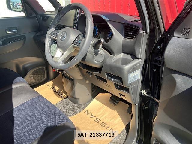 Nissan ROOX 2022-03 8884289-9