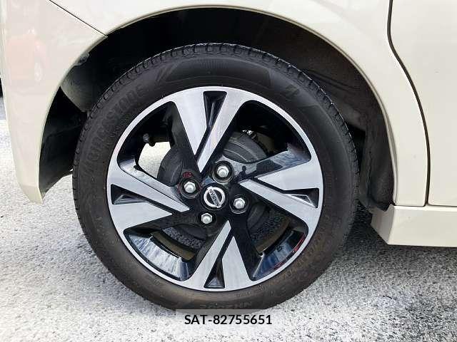 Nissan ROOX 2020-04 8884284-3