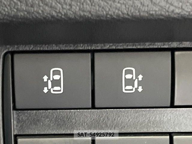 Nissan ROOX 2020-05 8884281-6