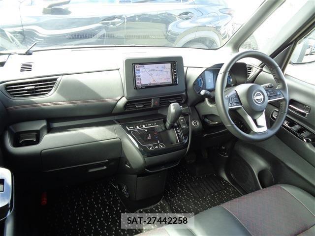 Nissan ROOX 2023-11 1018381-12