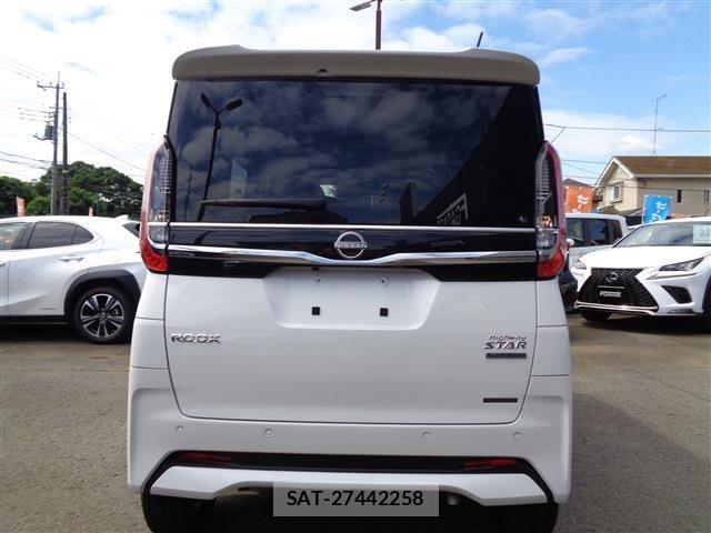 Nissan ROOX 2023-11 1018381-6