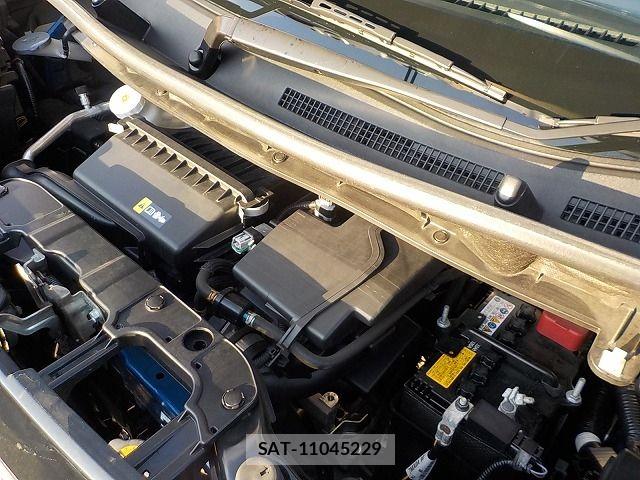Nissan ROOX 2023-09 6017611-14