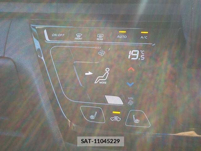Nissan ROOX 2023-09 6017611-15