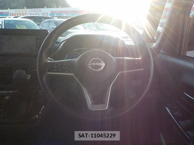 Nissan ROOX 2023-09 6017611-7