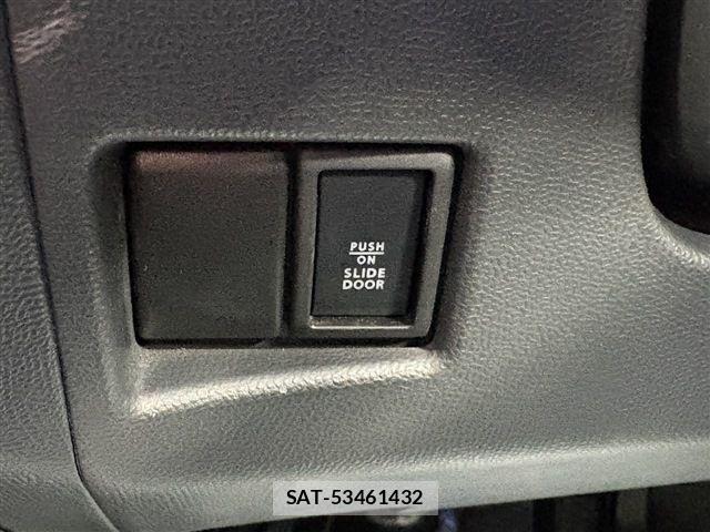 Nissan ROOX 2013-01 6277244-25