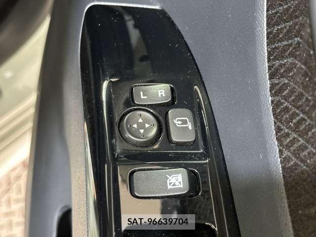 Nissan ROOX 2011-11 6717202-15