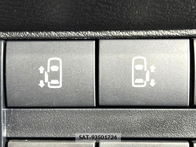 Nissan ROOX 2022-03 6817030-6