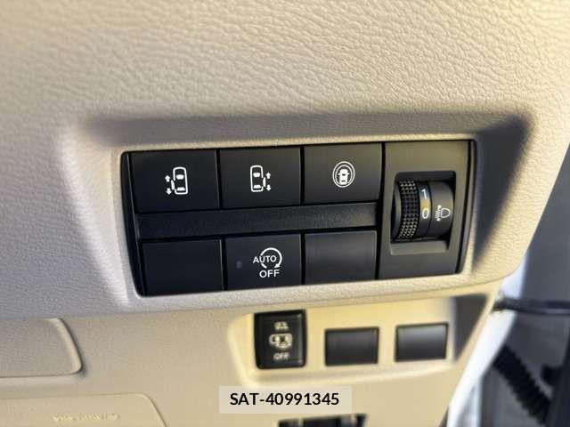 Nissan ROOX 2023-03 6912241-9
