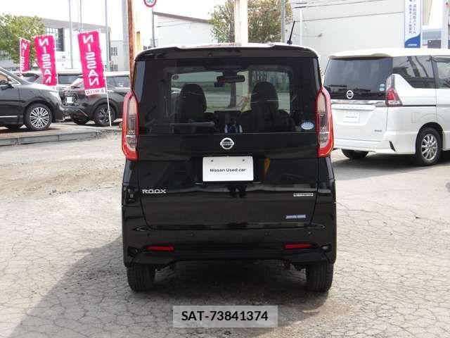 Nissan ROOX 2020-07 6912245-4