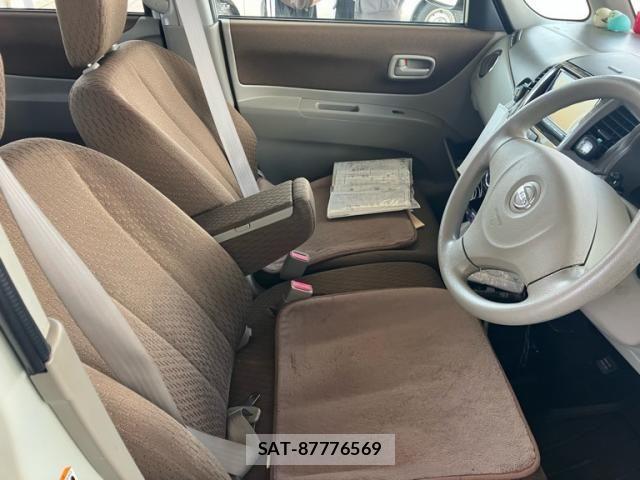 Nissan ROOX 2012-07 6912252-9