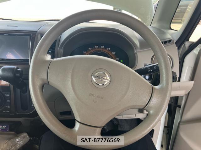 Nissan ROOX 2012-07 6912252-12