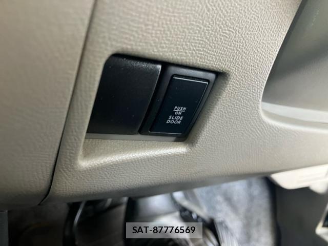 Nissan ROOX 2012-07 6912252-18