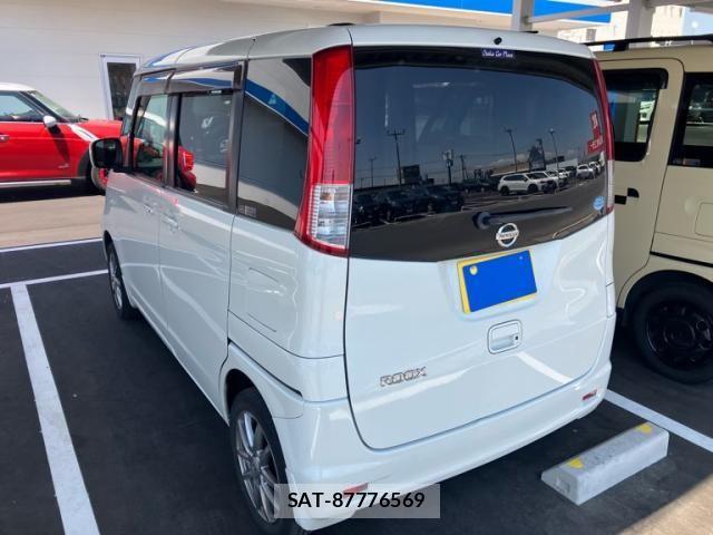 Nissan ROOX 2012-07 6912252-1