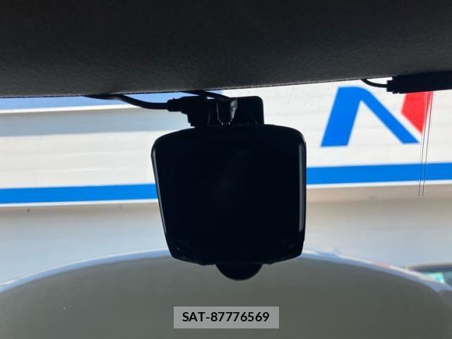 Nissan ROOX 2012-07 6912252-21