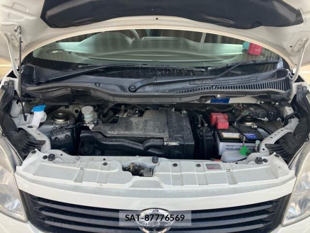 Nissan ROOX 2012-07 6912252-7
