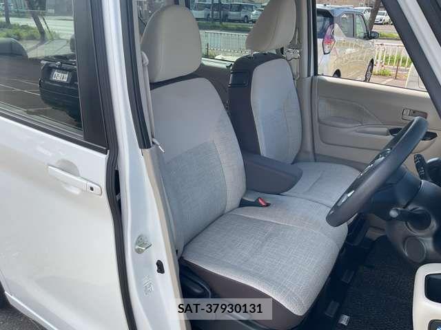 Nissan ROOX 2023-05 7060535-13