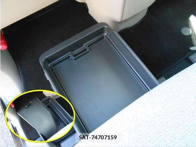 Nissan ROOX 2023-09 7329876-9
