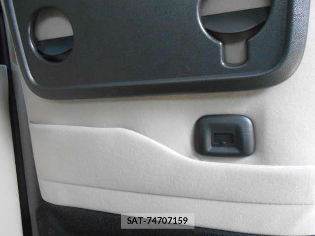 Nissan ROOX 2023-09 7329876-14