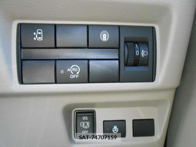 Nissan ROOX 2023-09 7329876-4