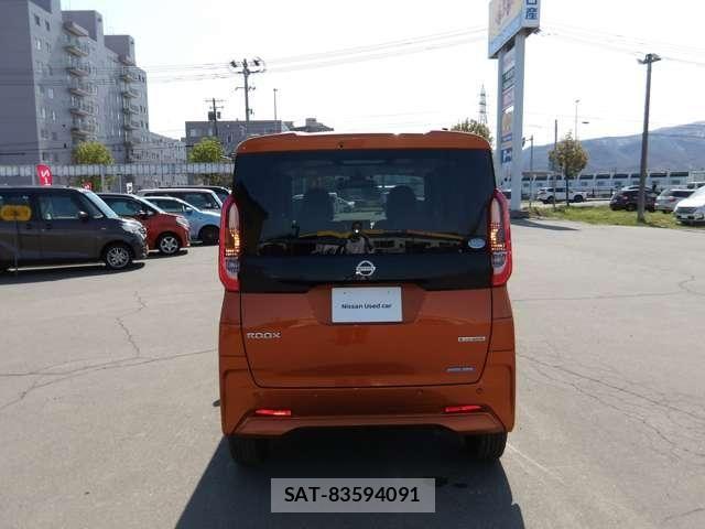 Nissan ROOX 2020-05 7329877-4
