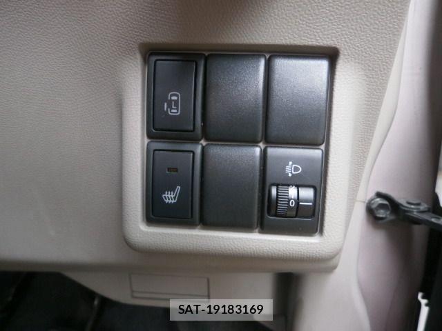 Nissan ROOX 2011-09 7457485-11