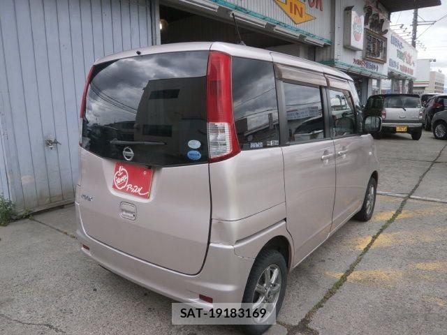 Nissan ROOX 2011-09 7457485-2