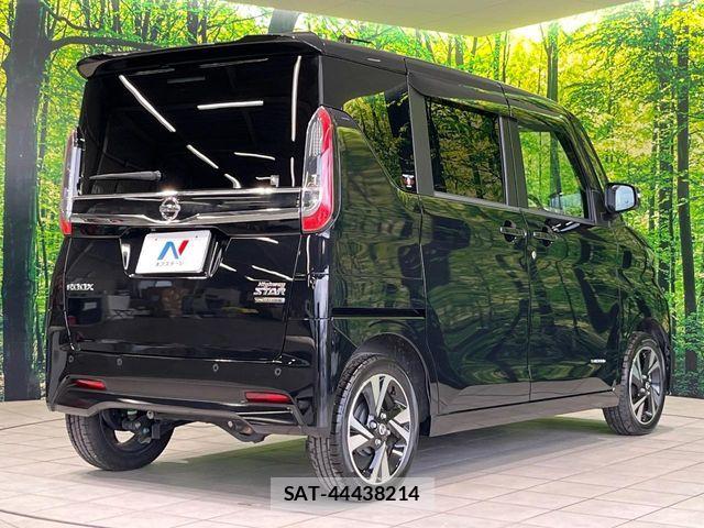 Nissan ROOX 2021-07 7502683-16