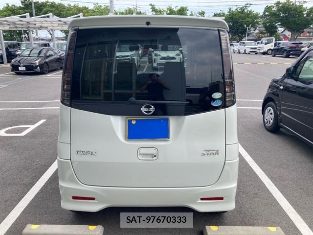 Nissan ROOX 2010-06 7619713-3