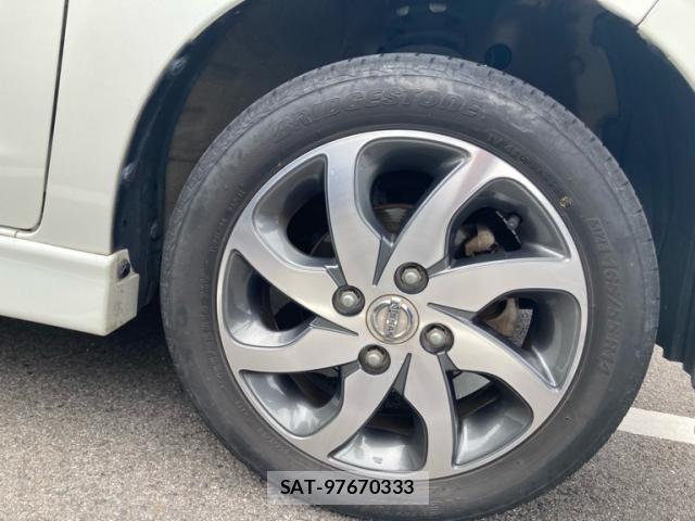 Nissan ROOX 2010-06 7619713-8