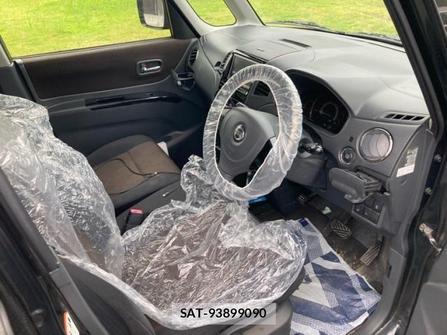 Nissan ROOX 2011-07 7728181-11