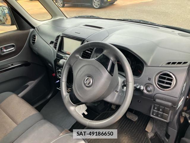Nissan ROOX 2013-02 7879241-9